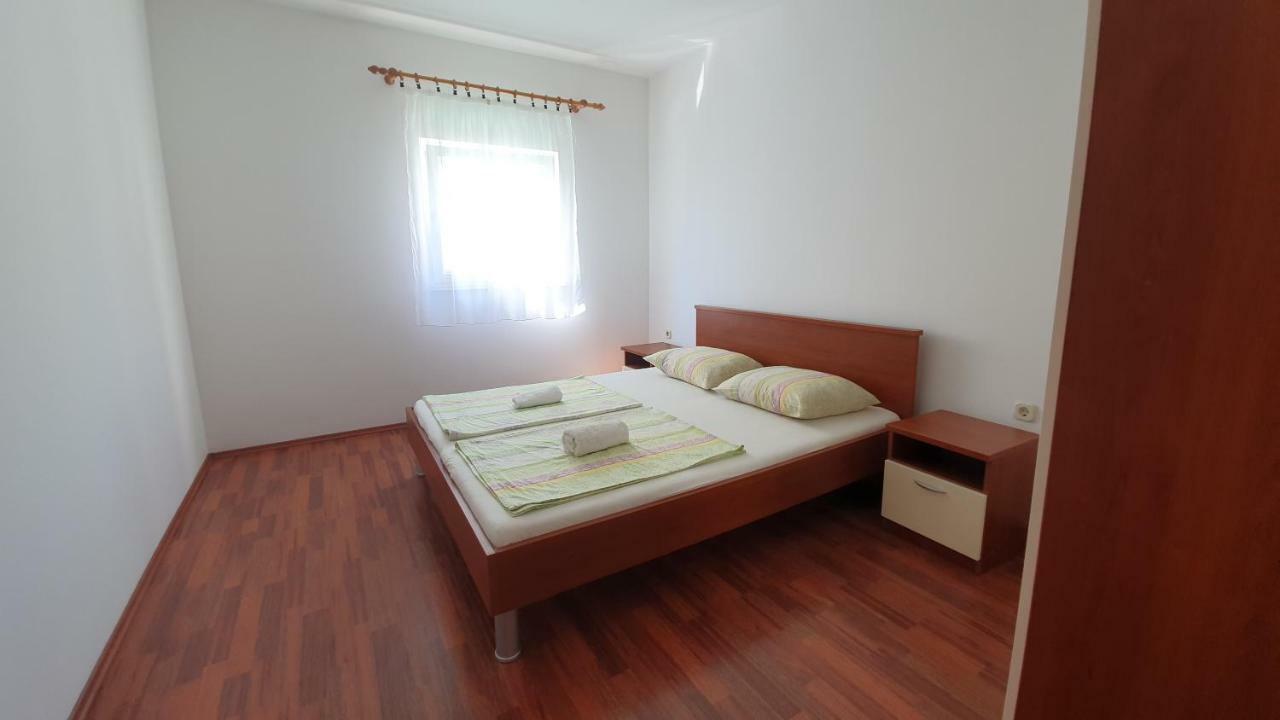 Apartments Mislav Novalja Extérieur photo